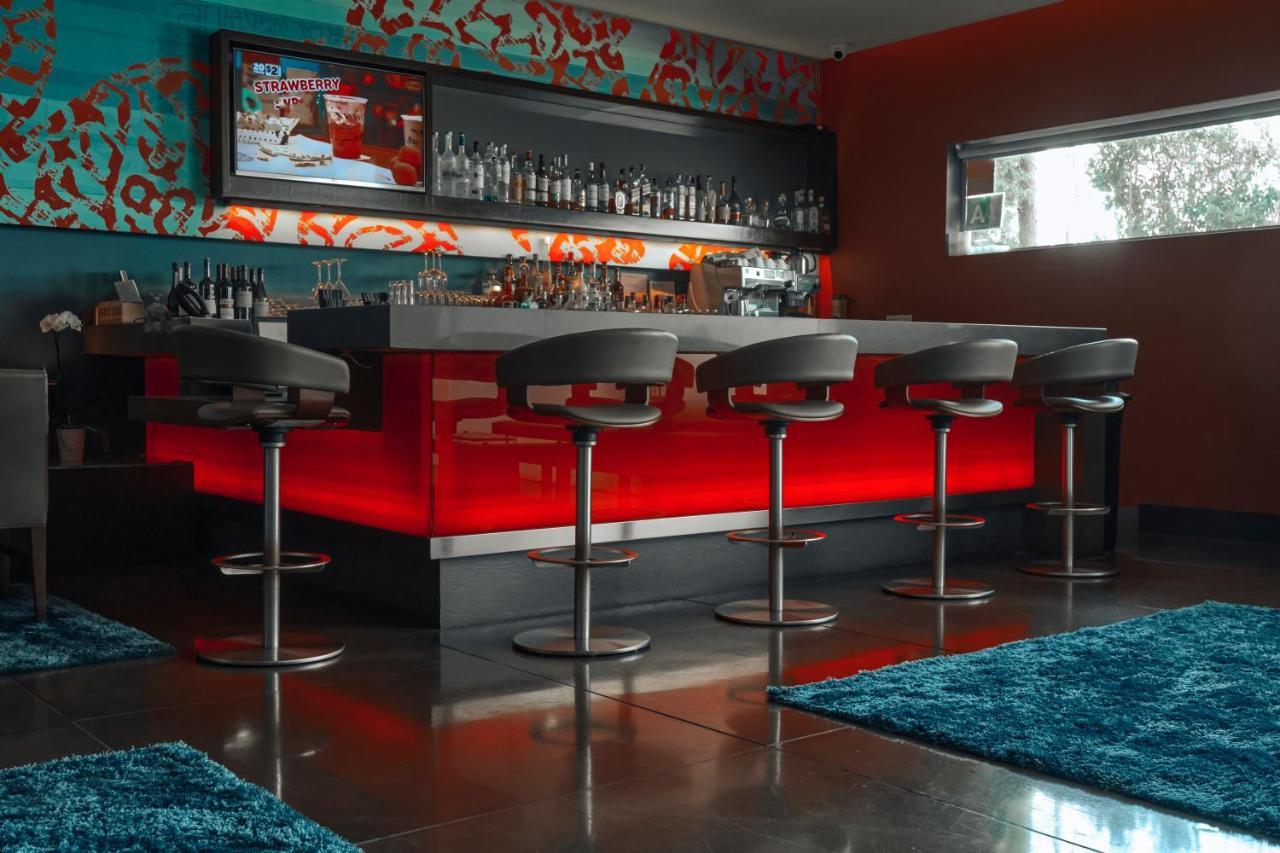 Sirtaj - Beverly Hills Los Angeles Exterior photo