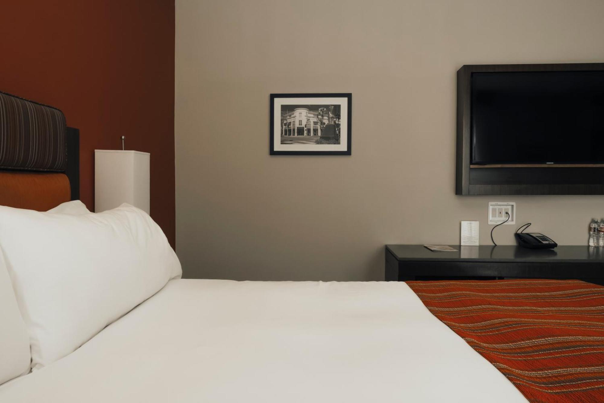 Sirtaj - Beverly Hills Los Angeles Room photo
